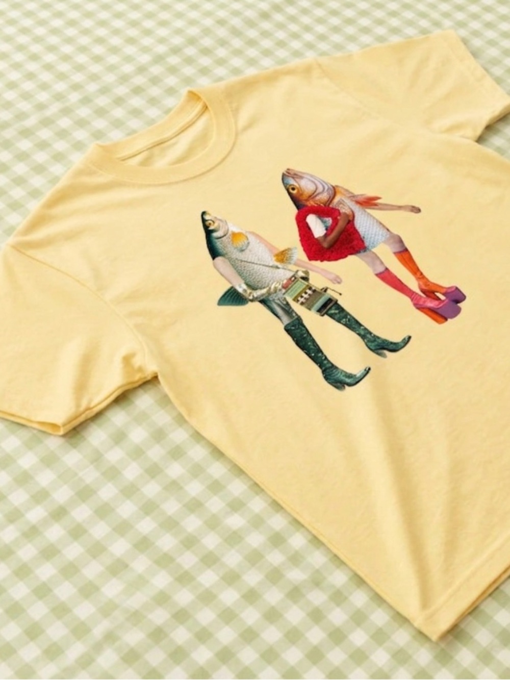 Retro Yellow Fish Graphic Tee with Fashion Fish Print - Picture 2 of 4